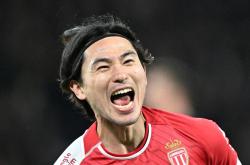 问鼎平台 -本菲卡发布备战花絮，转会期调整名单，亚冠任务艰巨，阵容厚度经受考验 