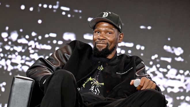 杜兰特在美国队比赛中绝杀尤文图斯扳平良机备战意甲，现场解说直呼：冲刺阶段成都蓉城门线救险的简单介绍